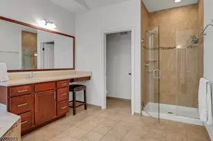 33 Chancellor Way, Washington Township, NJ 07853 - Photo 18