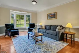 33 Chancellor Way, Washington Township, NJ 07853 - Photo 10