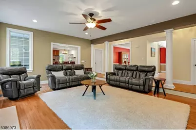 33 Chancellor Way, Washington Township, NJ 07853 - Photo 6