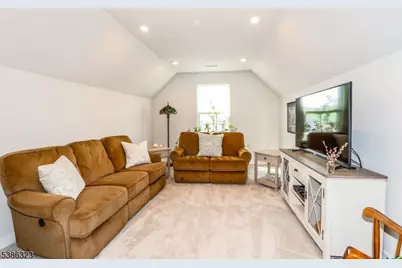 10 Sparrowhawk St, Washington Township, NJ 07882 - Photo 22