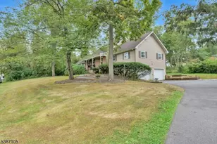 1 Crest Dr, Bernards Township, NJ 07920 - Photo 2