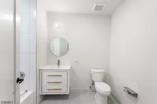 55 Washington St, East Orange, NJ 07017 - Photo 12