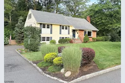 301 Meetinghouse Ln, Mountainside, NJ 07092 - Photo 1