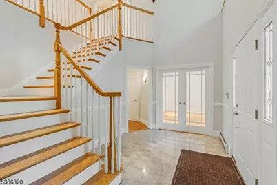 47 Stonehedge Dr, Hardyston Township, NJ 07460 - Photo 2