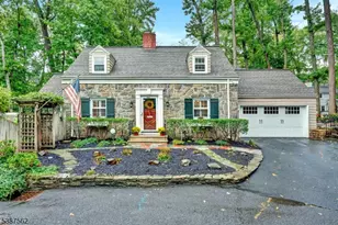 965 Hilltop Rd, Plainfield, NJ 07060 - Photo 1