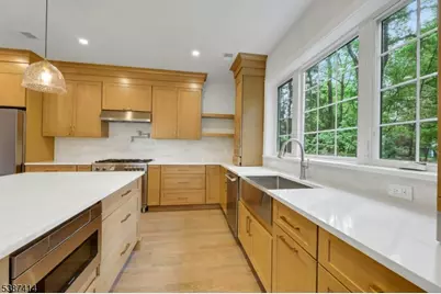 34 E Glen Rd, Denville, NJ 07834 - Photo 14