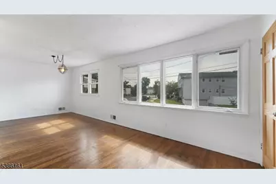 341 Trotting Rd, Union Township, NJ 07083 - Photo 6