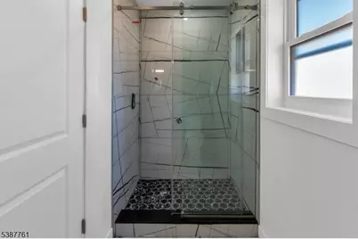 784 Valley St, Union Township, NJ 07088 - Photo 14