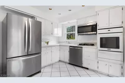 341 Trotting Rd, Union Township, NJ 07083 - Photo 6