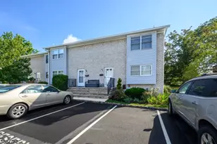 920 Robin Rd, Hillsborough Township, NJ 08844 - Photo 2