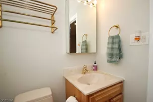 25 Hughes Rd, Franklin Township, NJ 08873 - Photo 32