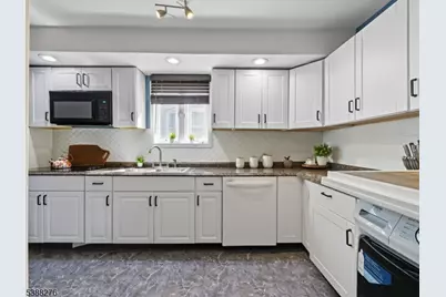 38 Evergreen Ave, Woodbridge Township, NJ 08863 - Photo 10