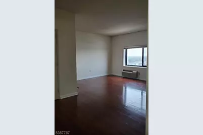 1 Carriage City Plz #1115, Rahway, NJ 07065 - Photo 8