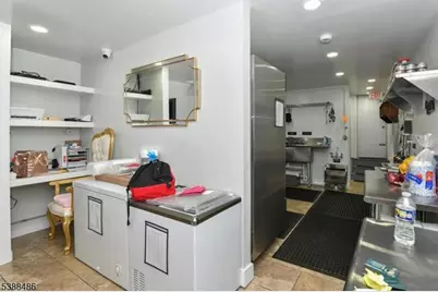 119 Ampere Pkwy, East Orange, NJ 07017 - Photo 16