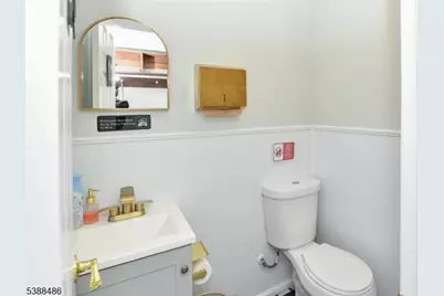 119 Ampere Pkwy, East Orange, NJ 07017 - Photo 8