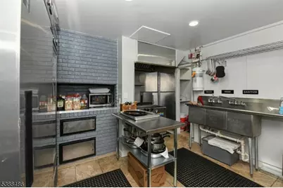 119 Ampere Pkwy, East Orange, NJ 07017 - Photo 14