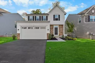 58 Oakwood Blvd, Union Township, NJ 08827 - Photo 2