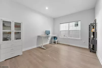 58 Oakwood Blvd, Union Township, NJ 08827 - Photo 20