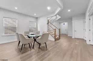 58 Oakwood Blvd, Union Township, NJ 08827 - Photo 6