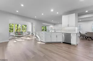 58 Oakwood Blvd, Union Township, NJ 08827 - Photo 16