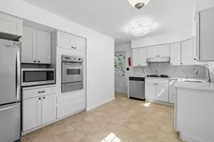 35 Rieder Rd, Edison, NJ 08817 - Photo 4