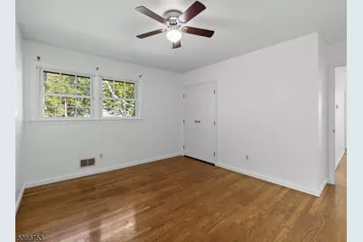 35 Rieder Rd, Edison, NJ 08817 - Photo 12