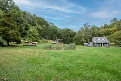 31 Fox Farm Rd, Lopatcong Township, NJ 08865 - Photo 1