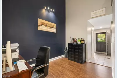 402 Clark Cir, Raritan Township, NJ 08822 - Photo 12