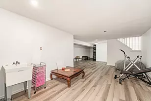 402 Clark Cir, Raritan Township, NJ 08822 - Photo 20