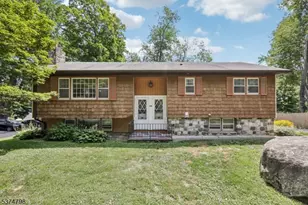 150 Highland Lakes Rd, Vernon, NJ 07422 - Photo 1