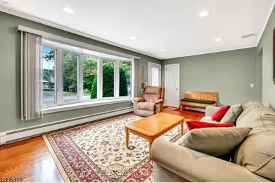 22 Chestnut St, Bloomingdale, NJ 07403 - Photo 2