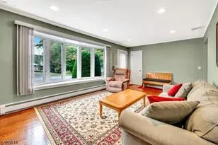 22 Chestnut St, Bloomingdale, NJ 07403 - Photo 2