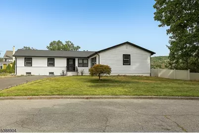 112 Park Pl, Pompton Lakes, NJ 07442 - Photo 2