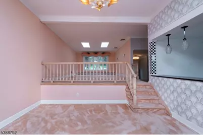 34 Lincoln St, Roseland, NJ 07068 - Photo 8