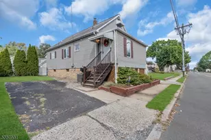 1612 W Camplain Rd, Manville, NJ 08835 - Photo 1