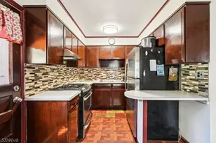 212 N Jackson Ave, North Plainfield, NJ 07060 - Photo 6