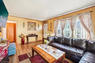 212 N Jackson Ave, North Plainfield, NJ 07060 - Photo 4