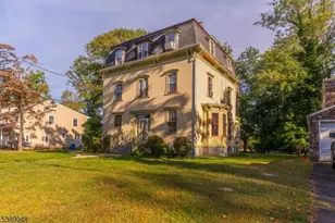 421 Tappan Ave, North Plainfield, NJ 07063 - Photo 2