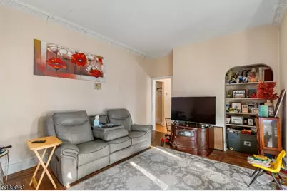 421 Tappan Ave, North Plainfield, NJ 07063 - Photo 4