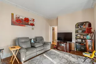 421 Tappan Ave, North Plainfield, NJ 07063 - Photo 4