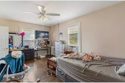 421 Tappan Ave, North Plainfield, NJ 07063 - Photo 14