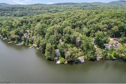 151 Pine Tree Rd, Bloomingdale, NJ 07403 - Photo 4