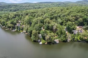 151 Pine Tree Rd, Bloomingdale, NJ 07403 - Photo 4