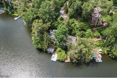 151 Pine Tree Rd, Bloomingdale, NJ 07403 - Photo 6