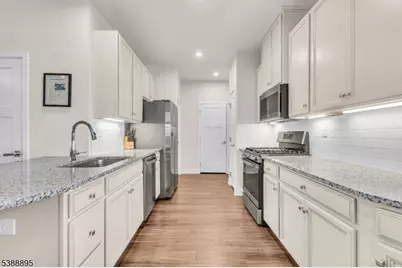 11 Sharp Shinned Ct, Washington Township, NJ 07882 - Photo 4