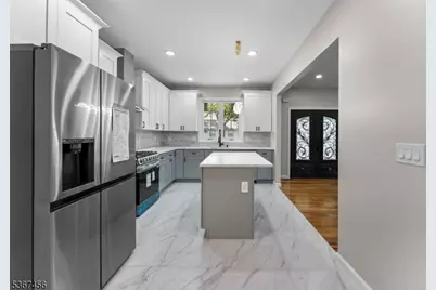 331 West Ln, Clark Township, NJ 07066 - Photo 6