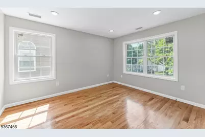 331 West Ln, Clark Township, NJ 07066 - Photo 28