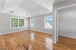 331 West Ln, Clark Township, NJ 07066 - Photo 20