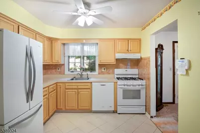 195 Mount Pleasant Ave, Rockaway Township, NJ 07866 - Photo 2