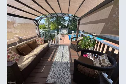 28 Willow Ct, Totowa, NJ 07512 - Photo 4